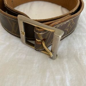 ⭐️⭐️AUTHENTIC VINTAGE LOUIS VUITTON SZ 26 BELT⭐️⭐️